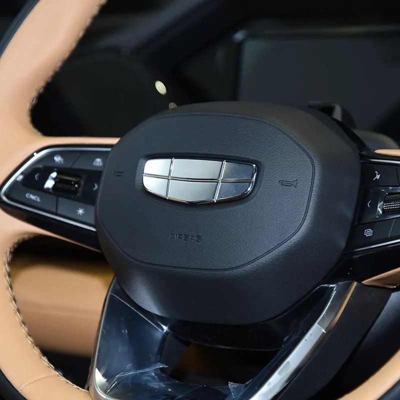 Подержанный Geely Xingyue L Hybrid