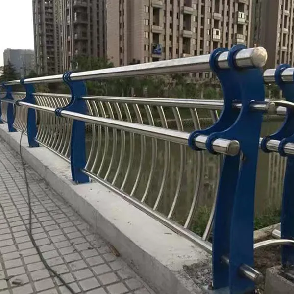 Перильное ограждение моста